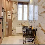 Cosy Room Inside Batignolles - L60