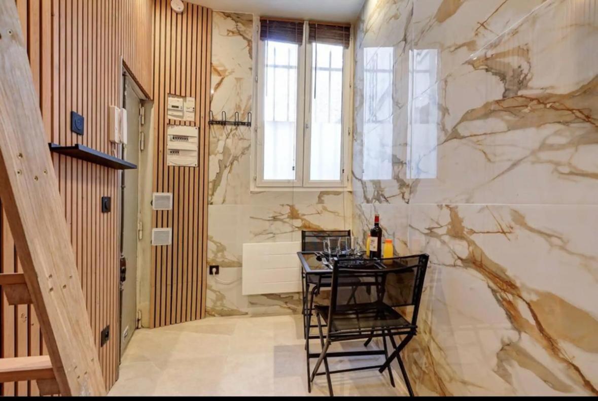 Cosy Inside Batignolles - L60 * Parijs